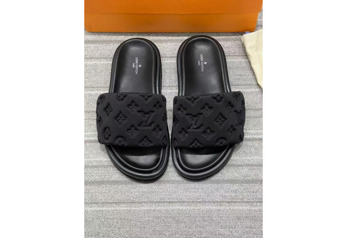 LV SANDALS