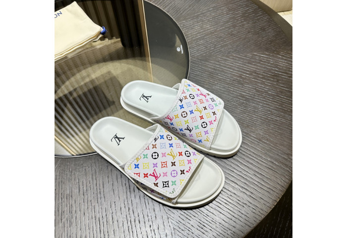 LV SANDALS