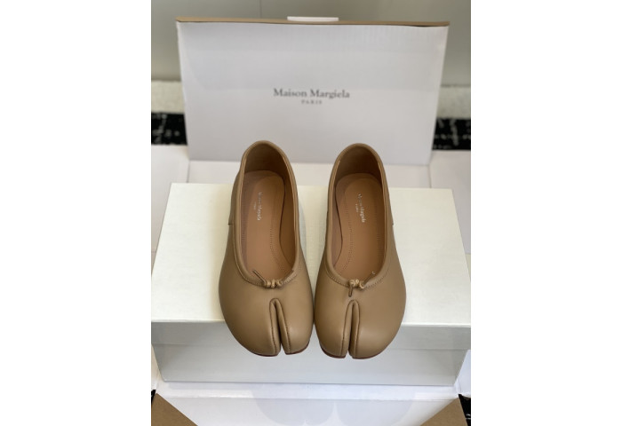 ma*s*n Ma*i*la tabi shoes