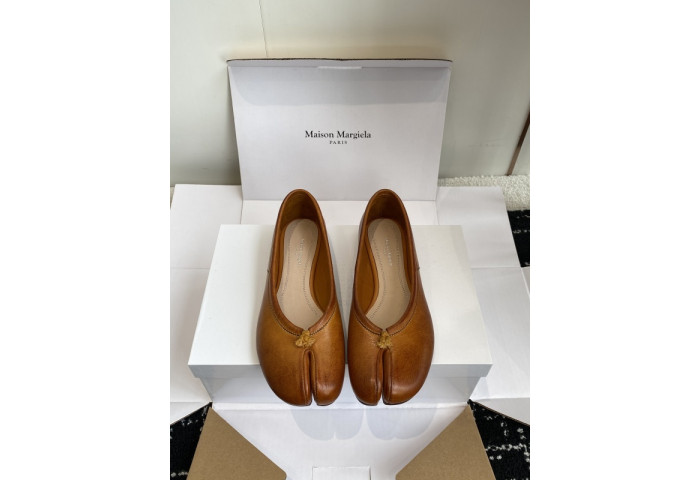 ma*s*n Ma*i*la tabi shoes