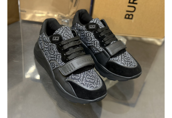 Burberry-Vintage Sneaker