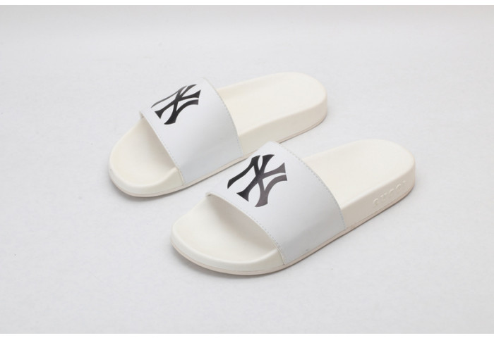 GUCC SANDALS