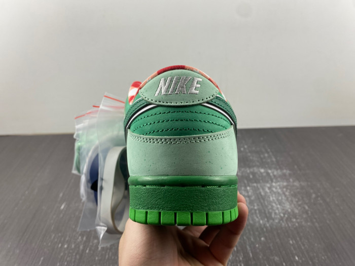 nike sb dunk low concepts bright green lobster bv1310-303