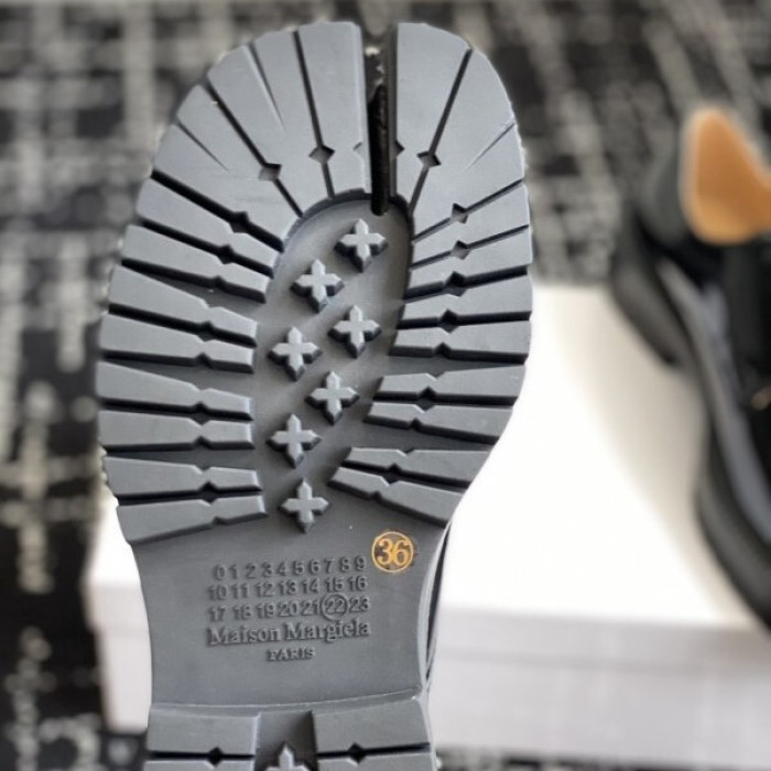 ma*s*n Ma*i*la tabi shoes