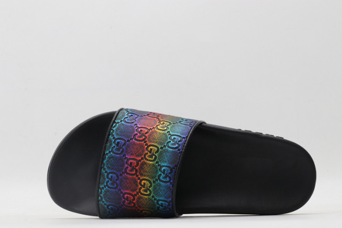G*u*i sandals