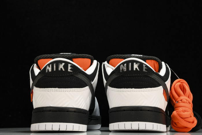 nike sb dunk low x tightbooth fd2629-100