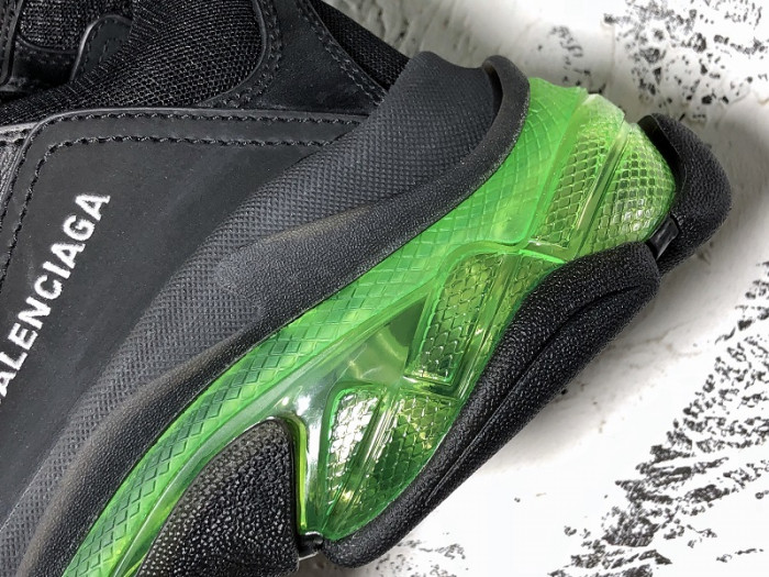 blcg sneaker triple.s.gomma noir green 541624-w0901-2140