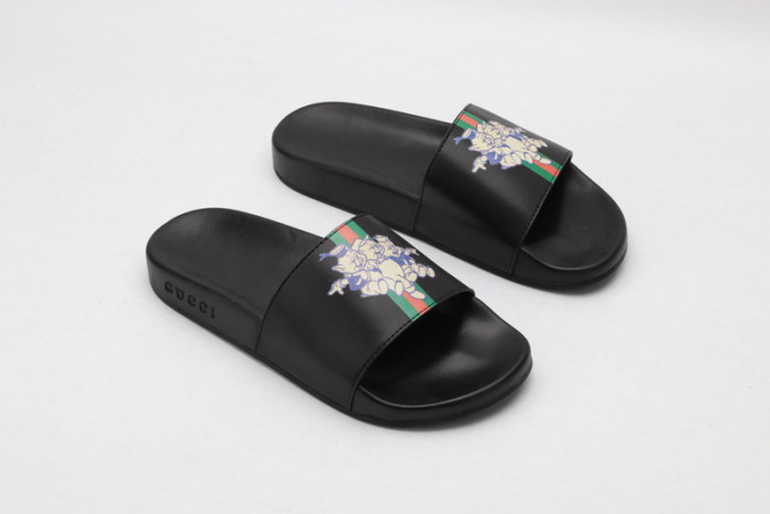 G*u*i sandals
