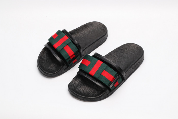 G*u*i sandals