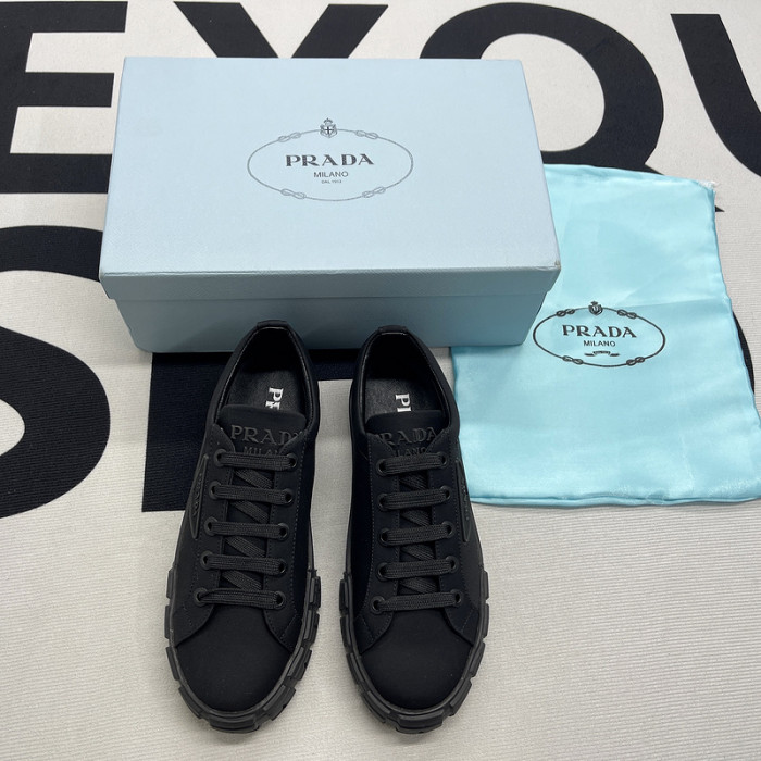 PRADA LOW TOP SNEAKE