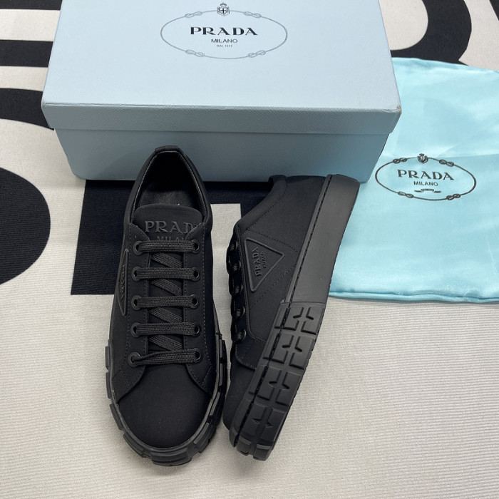 PRADA LOW TOP SNEAKE