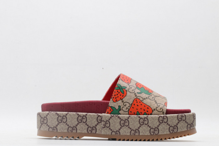 G*u*i sandals
