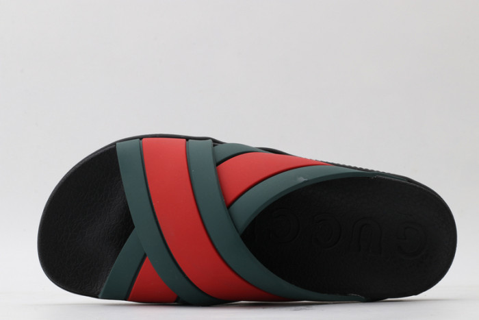 G*u*i sandals