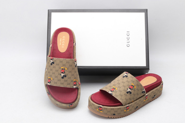 G*u*i sandals