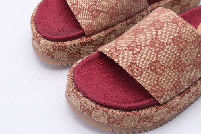 GUCC SANDALS