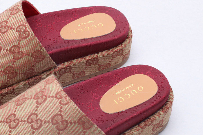 GUCC SANDALS