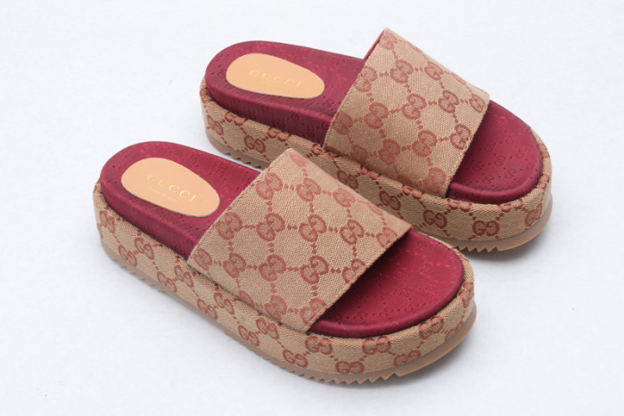 GUCC SANDALS