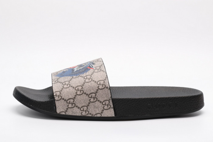 G*u*i sandals