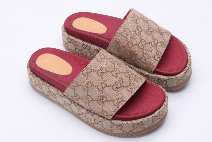 G*u*i sandals