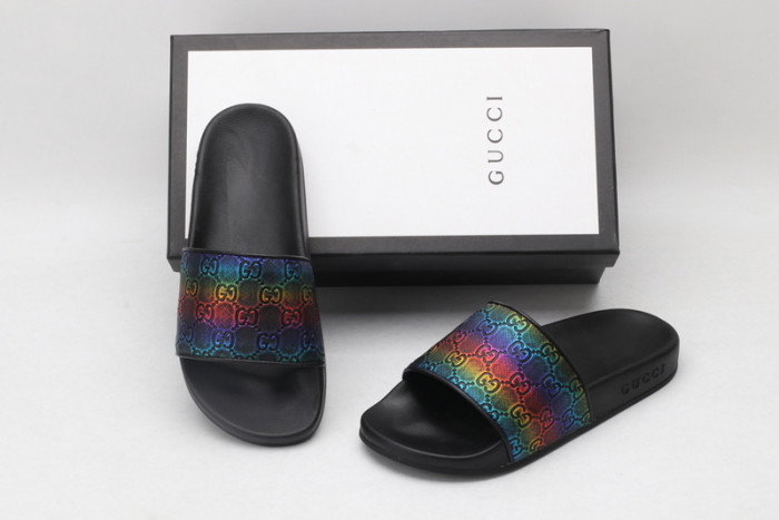 G*u*i sandals