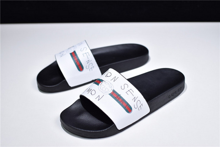 G*u*i sandals