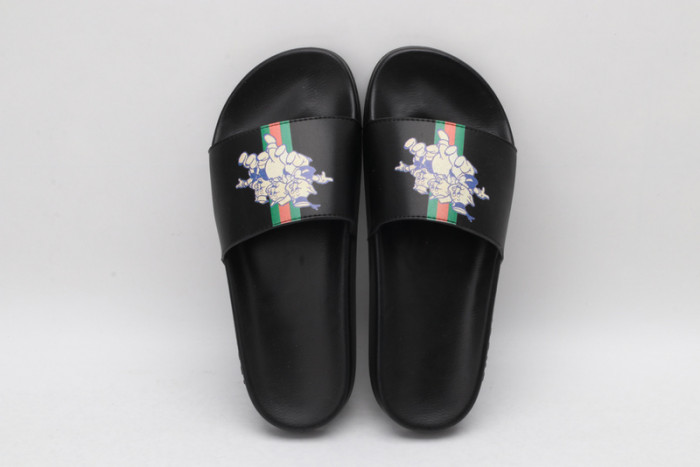 G*u*i sandals